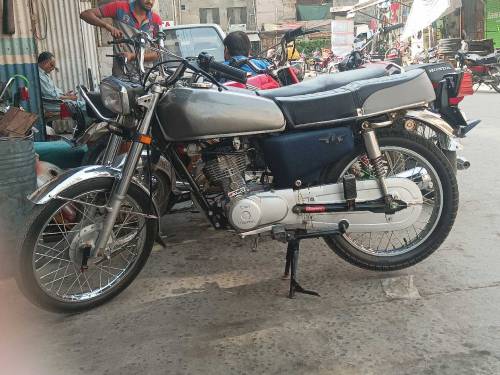urgent sale biomatric available hai bike me kxi kisam ka koi Kam nhi