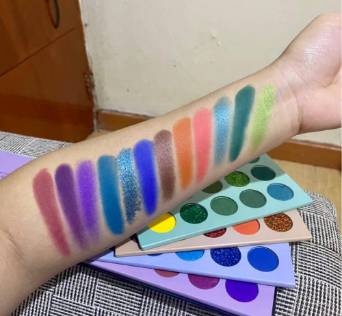 Long lasting 60 color make-up palette 
