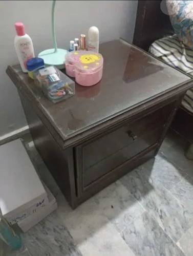 Bed with 2 Side Tables 