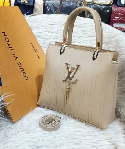 AAA Quality L.v bag with long strap