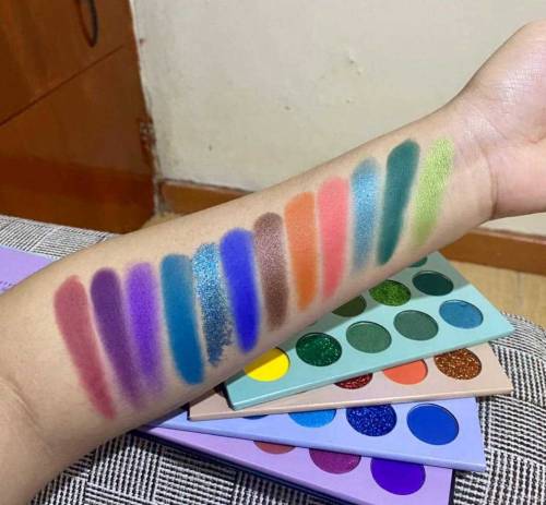 60 Eyeshadow colour 