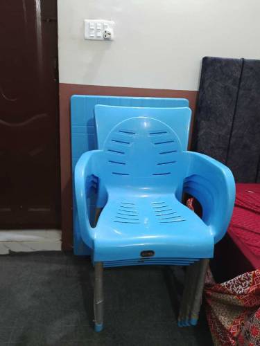 Company 4 Star 4 chairs 1 Table 