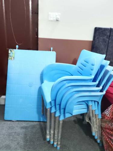 Company 4 Star 4 chairs 1 Table 