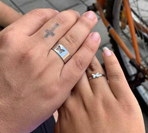 2pcs silver butterfly couple Ring And Free Delivery 