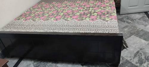 King Size Bed in excellent condition for sale