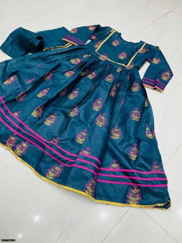 •  Fabric: Silk•  Pattern: Plain•  Dimensions: Chest: 21 Inches, Arm H