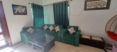 5 seater sofa set/2 extra seater/curtains/covers/table/Dinning table