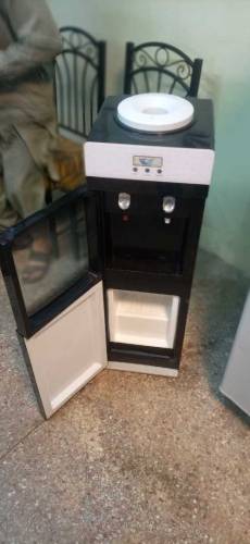 Its a water dispenser used but condition is new 1 month granty 