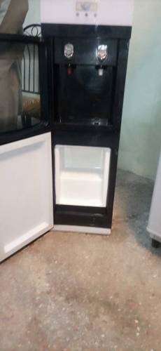 Its a water dispenser used but condition is new 1 month granty 