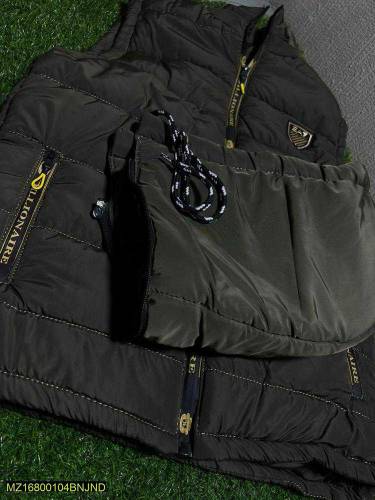 •  Fabric: Parachute•  Product Type: Sleeveless Jacket•  Pattern: Quil