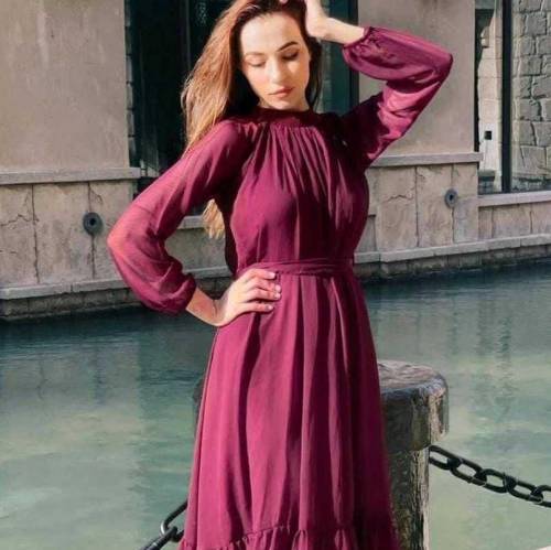 •  Fabric: Chiffon•  Pattern: Plain
