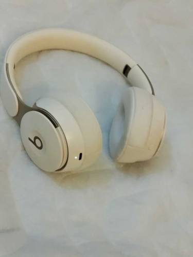 BEATS SOLO PRO