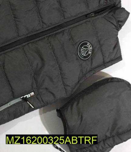 •  Fabric: Parachute•  Sleeveless Jacket•  Polyester Filling•  Sizes A