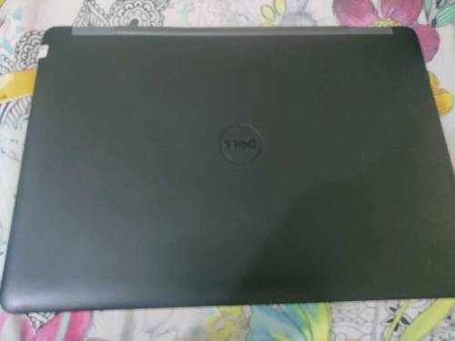 Dell notebook e5440 8gb/320gb i5 4th gen