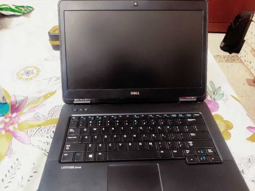 Dell notebook e5440 8gb/320gb i5 4th gen