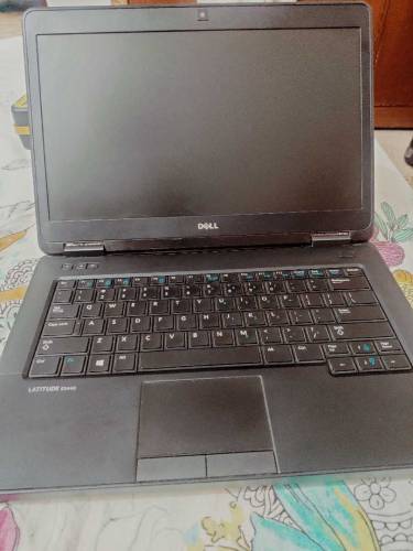 Dell notebook e5440 8gb/320gb i5 4th gen
