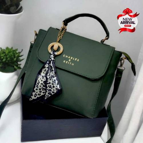 🎀 Charles & Keith Cross Body Bag 🎀✨  