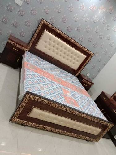 King size double bed 