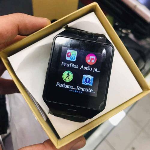 Smartwatch Touch Screen Display Sim Supported Calling and Camera 