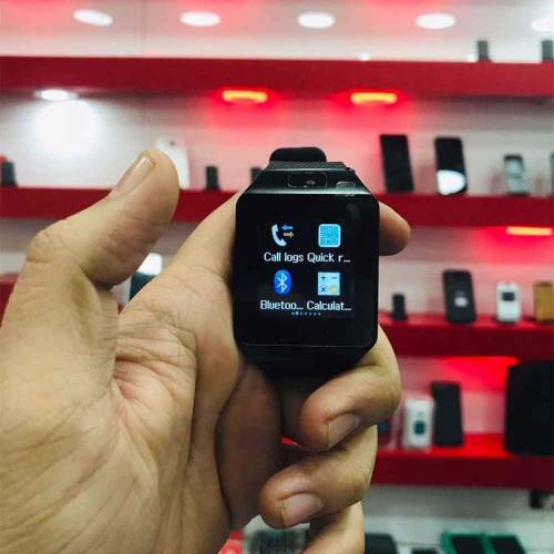 Smartwatch Touch Screen Display Sim Supported Calling and Camera 