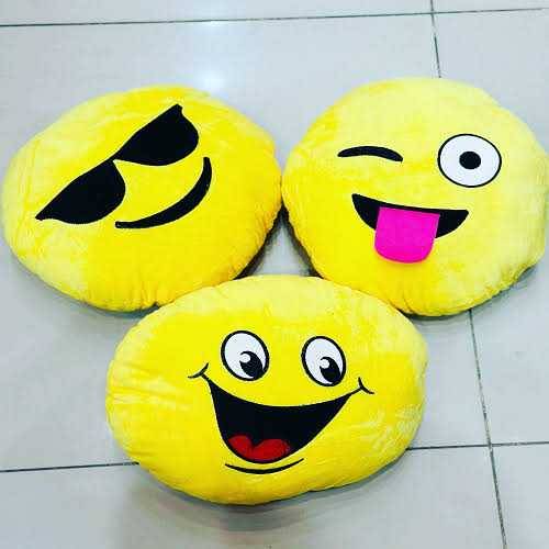 emokis/smiles pillow 