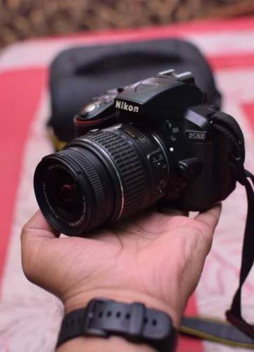 D 5300 18/55mm professional DSLR camera 