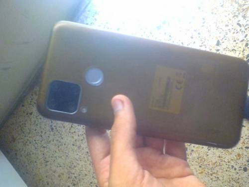realme mobile 3/64gb model C21....