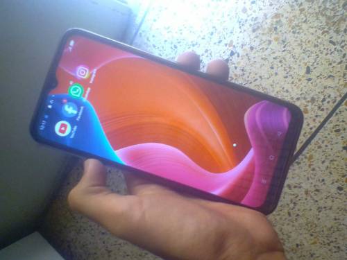 realme mobile 3/64gb model C21....