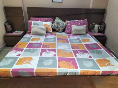 Wooden bed 