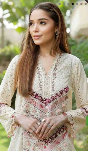 FARIDA HASSAN SHIRT LAWN
DUPATTA Organza
TROUSER COTTON Heavy Embroide