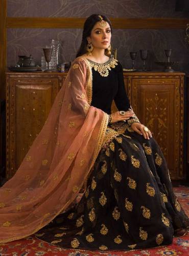 AIZA KHAN PARTY WEAR WINTER SUIT