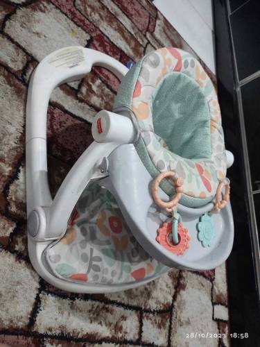 Baby seater - fisherprice