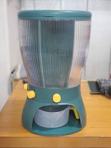 Food Grain Storage Container Large Capacity 4-Grid Rice Dispenser