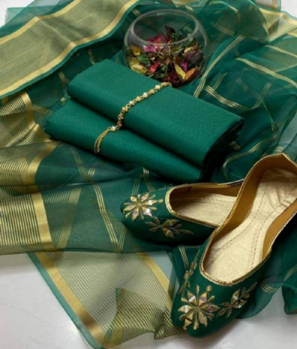 *3Pcs Silk And Organza Unstitched Suit With Khussa Free