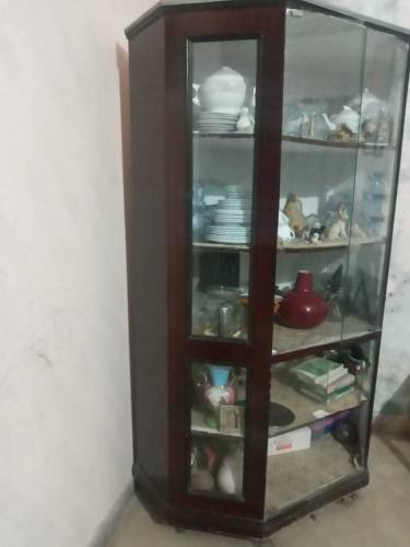 full size showcase for sale made of wooden no sheet 