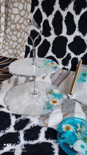2 tier resin cupcake stand 