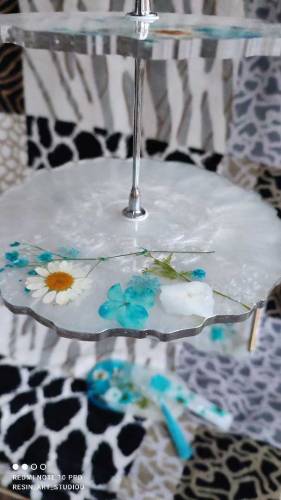 2 tier resin cupcake stand 