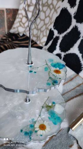 2 tier resin cupcake stand 