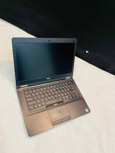 Dell Core i7 6th Gen Quad Core HQ processor HD IPS 1080p LED 8GB DDR4