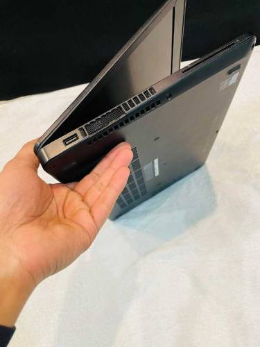 Dell Core i7 6th Gen Quad Core HQ processor HD IPS 1080p LED 8GB DDR4