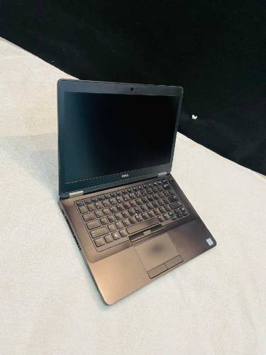 Dell Core i7 6th Gen Quad Core HQ processor HD IPS 1080p LED 8GB DDR4
