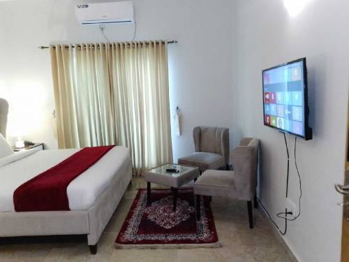 room area available for rent Guest house