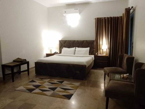 room area available for rent Guest house