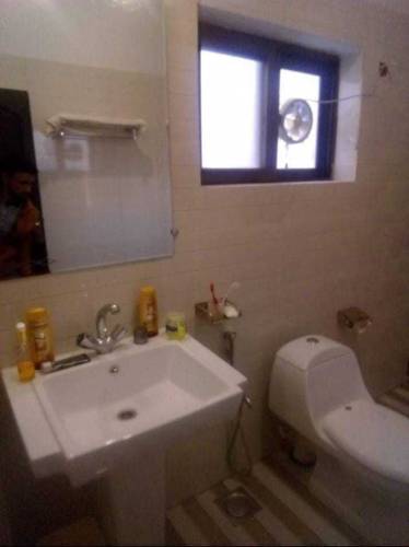 room area available for rent Guest house