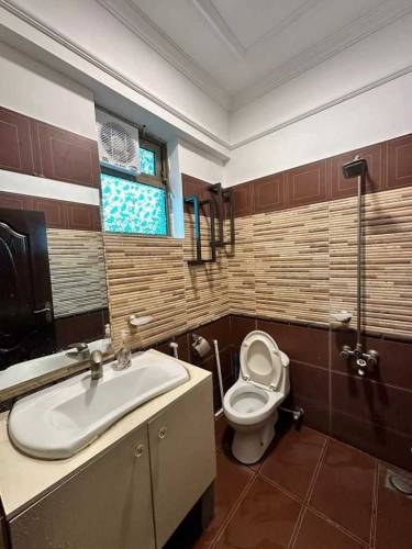 room area available for rent Guest house