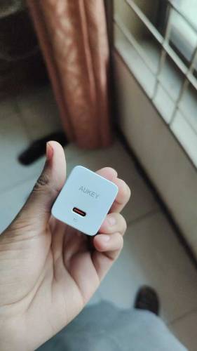 aukey 20 watt PD charger 