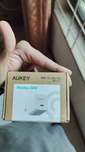 aukey 20 watt PD charger 