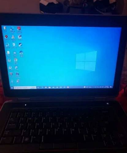 hello I am selling my Dell laptop he will run pubg and free fire and w