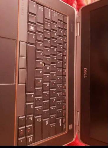 hello I am selling my Dell laptop he will run pubg and free fire and w