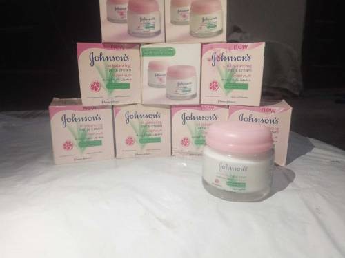JOHNSON’S OIL BALANCING FACIAL CREAM 